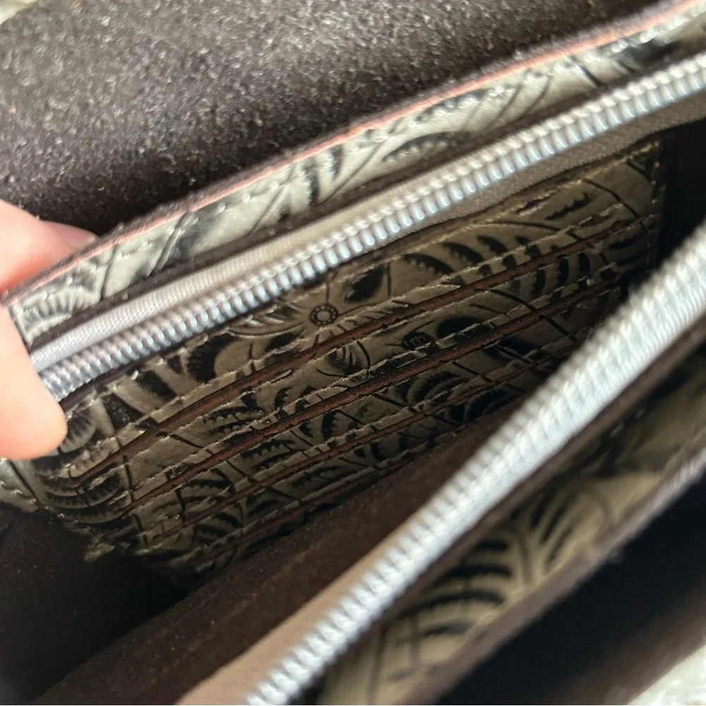 🔴 3/$15! Street Level Grey/Silver Embossed Foldover Crossbody Handbag - Picture 8 of 8